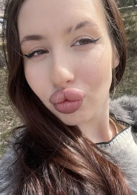 Я Виолетта, 19, знакомлюсь для общения в Москве