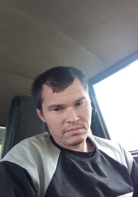 Я Евгений, 38, знакомлюсь для приятного времяпровождения в Новоаннинском