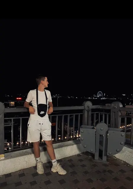 Danil из Тулы, мне 23, познакомлюсь для приятного времяпровождения