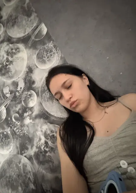 Я Викуся, 31, из Москвы, ищу знакомства без обязательств