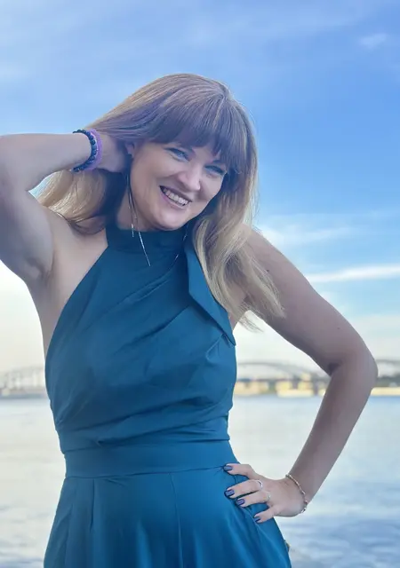 Я Тери, 47, из Санкт-Петербурга, ищу знакомство для приятного времяпровождения