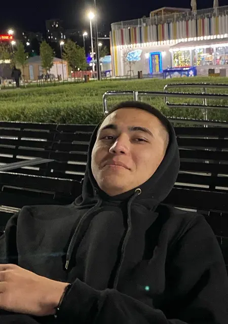 Я Артем, 23, из Чебоксар, ищу знакомство для совместных путешествий