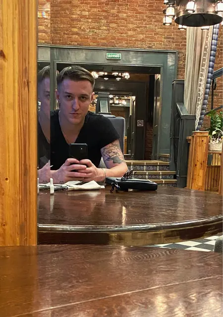 Я Александр, 28, из Санкт-Петербурга, ищу знакомства без обязательств