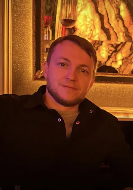 Я Артур, 37, из Москвы, ищу знакомство для приятного времяпровождения