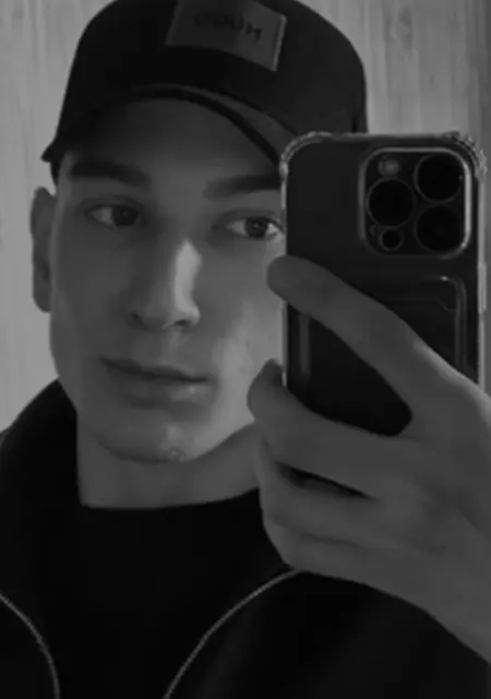 Егор из Читы, ищу на сайте знакомства на одну ночь