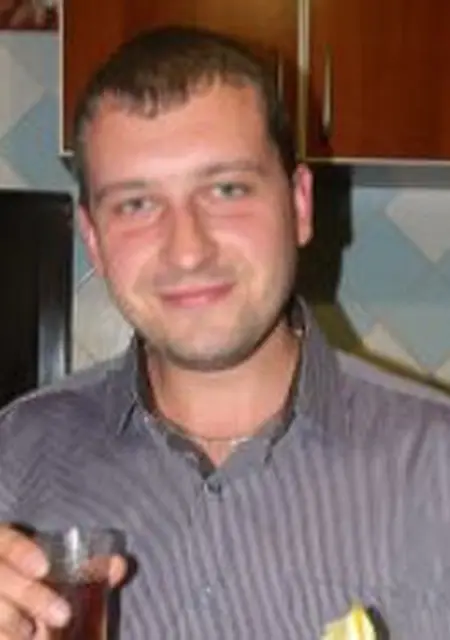 Я Рома, 35, из Губкина, ищу знакомство для постоянных отношений