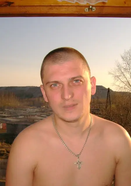 Я Вадим, 44, из Коряжмы, ищу знакомства на одну ночь