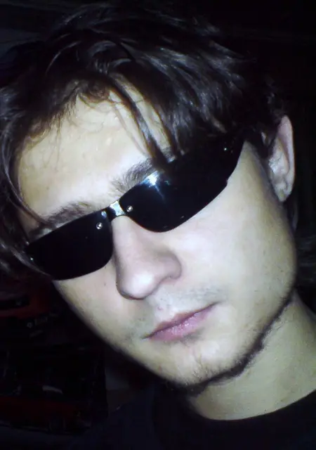 Илья из Калязина, мне 37, познакомлюсь для общения