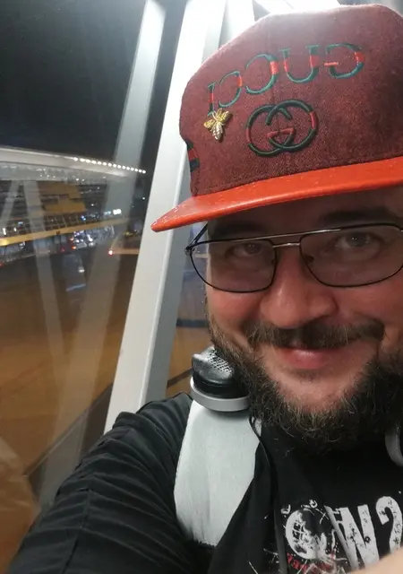 Я Дима, 46, из Нахабина, ищу знакомства без обязательств