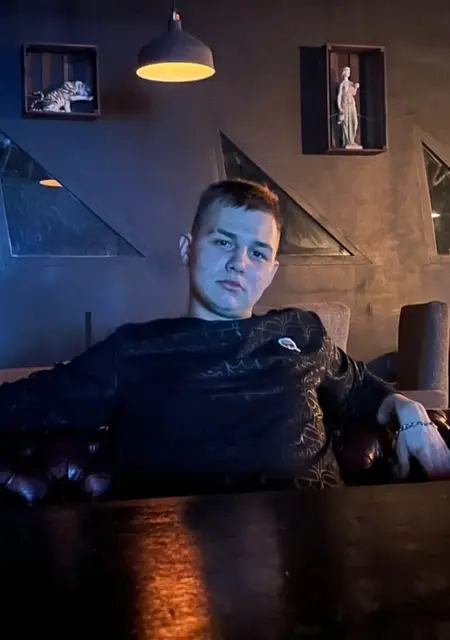 Я Глеб, 23, из Североморска, ищу знакомства без обязательств