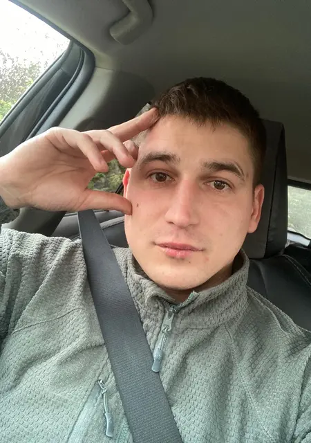 Андрей из Лесосибирска, ищу на сайте знакомства на одну ночь