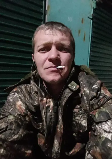 Я Виталиц, 40, знакомлюсь без обязательств в Дровяном