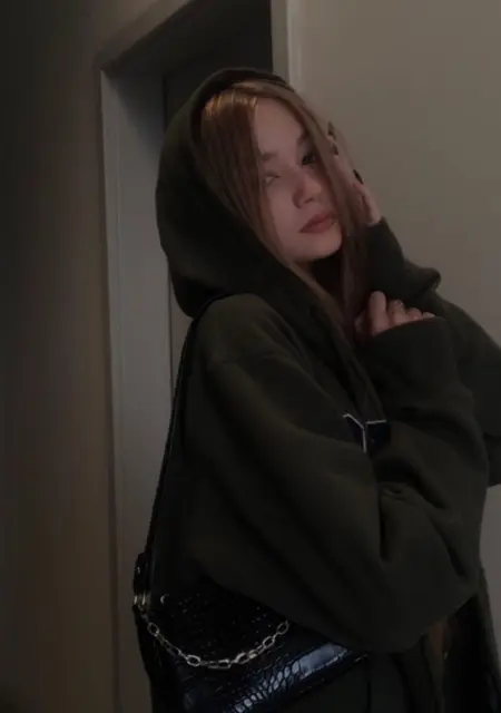 Я Елизавета, 21, из Анапы, ищу знакомство для общения