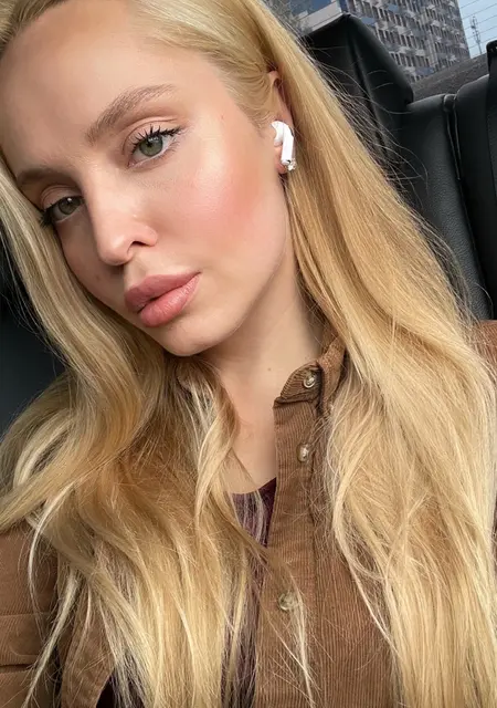 Настя из Москвы, мне 25, познакомлюсь на одну ночь