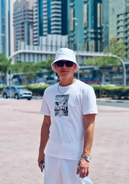 Руслан из Краснокамска, мне 32, познакомлюсь без обязательств