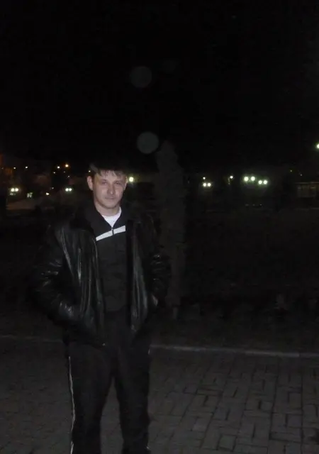 Я Илья, 40, знакомлюсь для приятного времяпровождения в Тбилисской