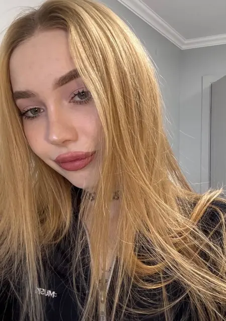 Катерина из Екатеринбурга, мне 20, познакомлюсь для вирта