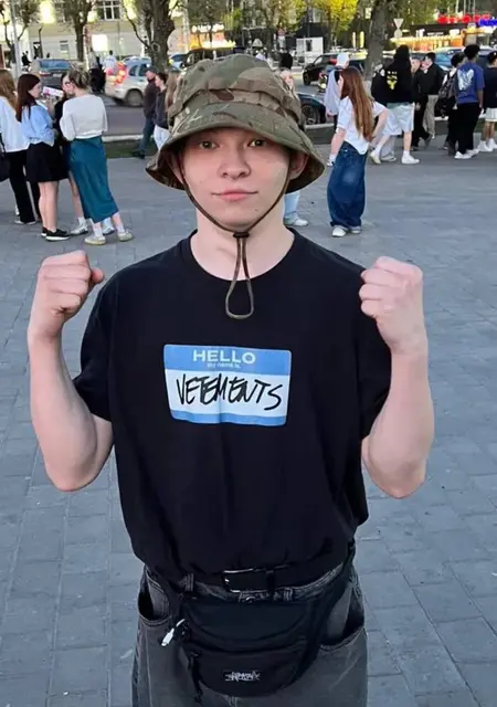 Я Егор, 18, из Кирова, ищу знакомства без обязательств