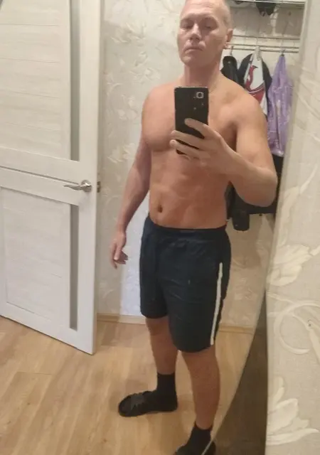 Я Павел, 40, из Жигулевска, ищу знакомства без обязательств