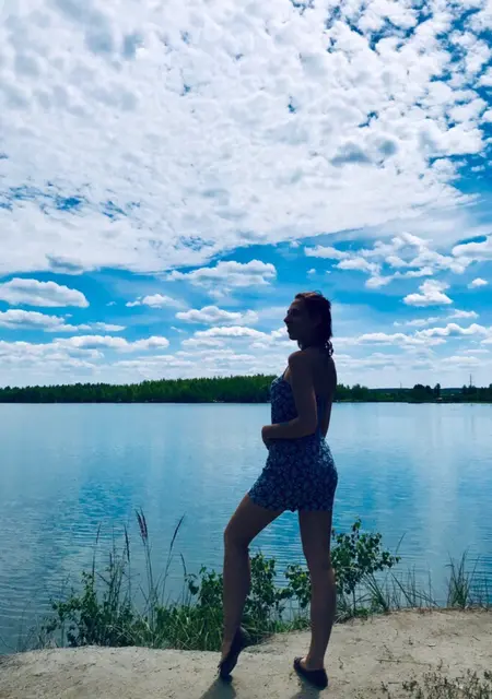 Я Лола, 27, из Брянска, ищу знакомство для постоянных отношений