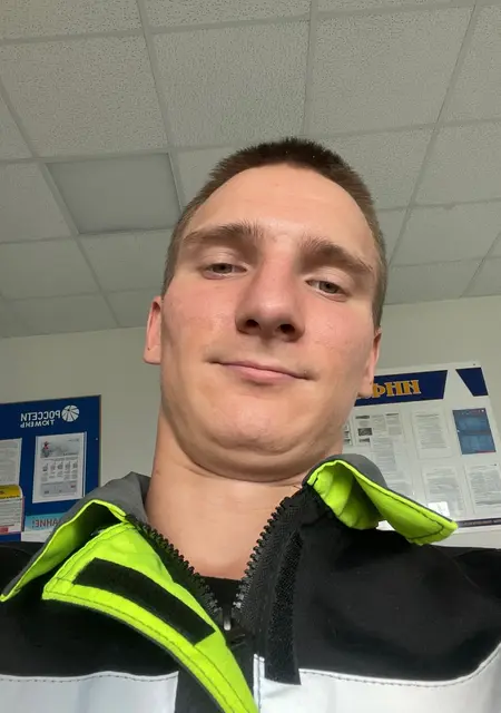 Я Дмитрий, 26, знакомлюсь на одну ночь в Радужном