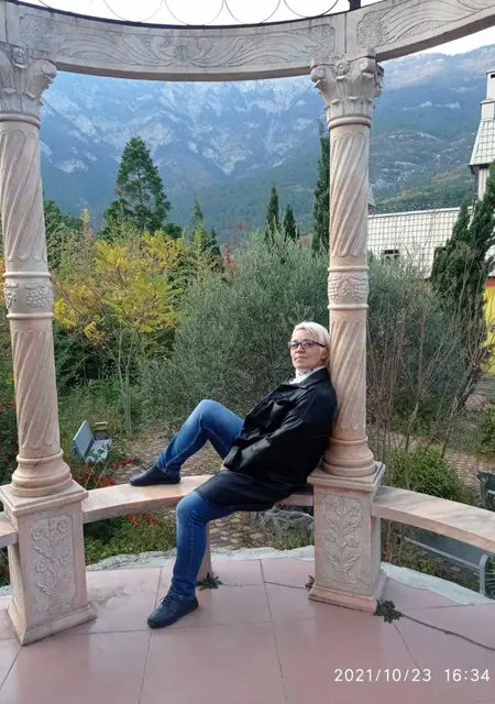 Я Ника, 54, из Ялты, ищу знакомство для приятного времяпровождения