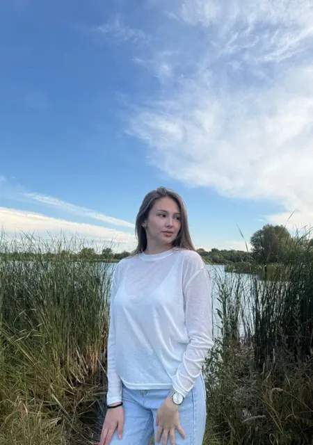Я Азалия, 18, знакомлюсь без обязательств в Ижевске