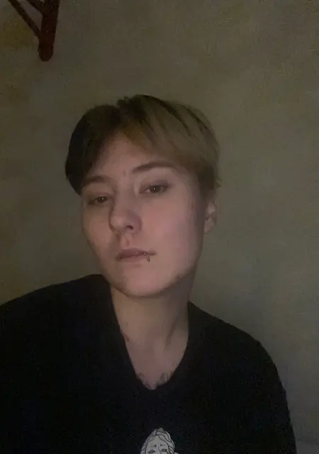 Я Вика, 20, из Нефтеюганска, ищу знакомство для общения