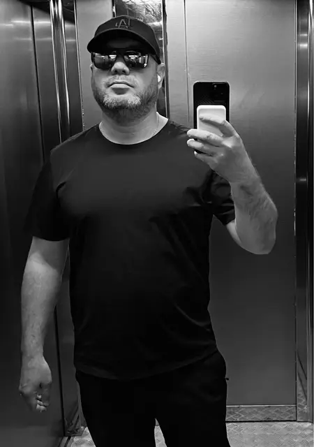 Я Мирон, 48, знакомлюсь без обязательств в Реутове