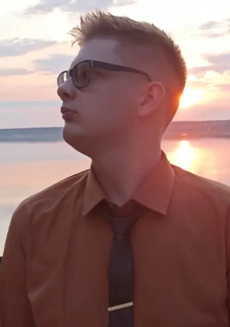 Семен из Киришей, мне 23, познакомлюсь без обязательств