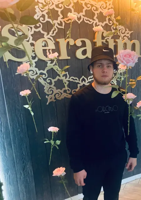 Павел из Урая, мне 22, познакомлюсь на одну ночь