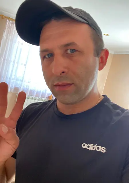 Я Igor, 39, из Черняховска, ищу знакомства без обязательств