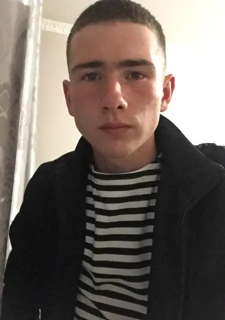 Максим из Мирного, ищу на сайте знакомства на одну ночь