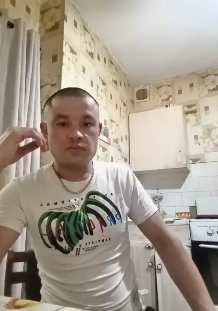 Сашка из Тверской, мне 31, познакомлюсь для приятного времяпровождения