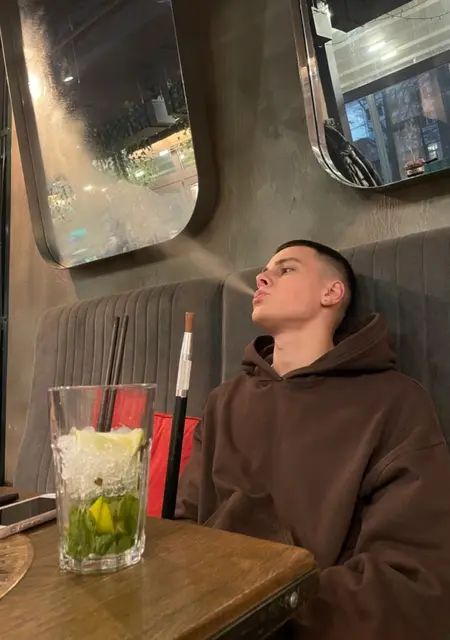 Я Алгыс, 21, знакомлюсь для общения в Якутске