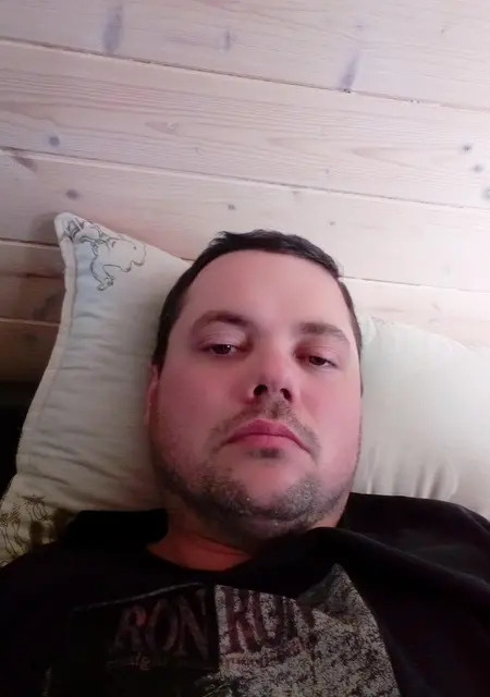 Артем из Мелеуза, мне 36, познакомлюсь на одну ночь