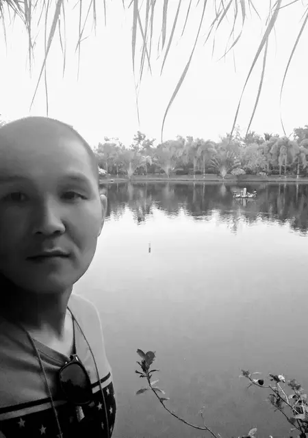 Я Vovk, 37, из Марьинской, ищу знакомство для приятного времяпровождения