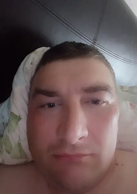 Я Марсель, 25, из Полевского, ищу знакомства на одну ночь