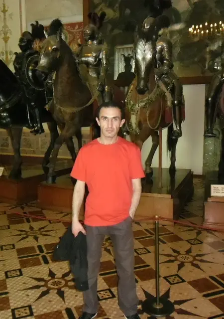 Я Арам, 43, знакомлюсь для постоянных отношений в Сертолове