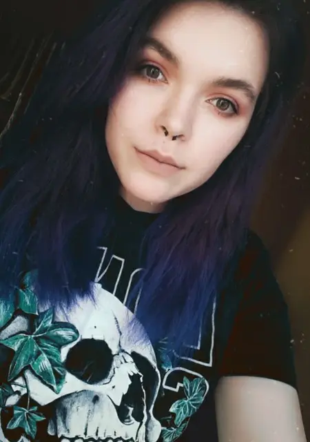 Я Оленька, 22, из Барнаула, ищу знакомства на одну ночь