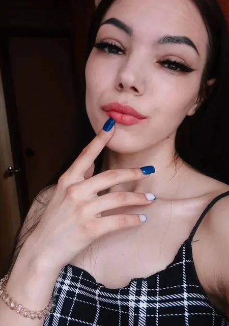 Александра из Курска, мне 20, познакомлюсь для вирта