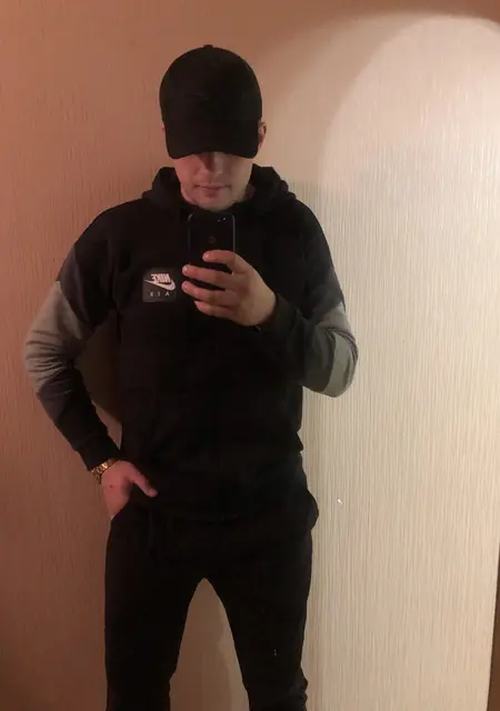 Артём из Пересвета, ищу на сайте постоянные отношения