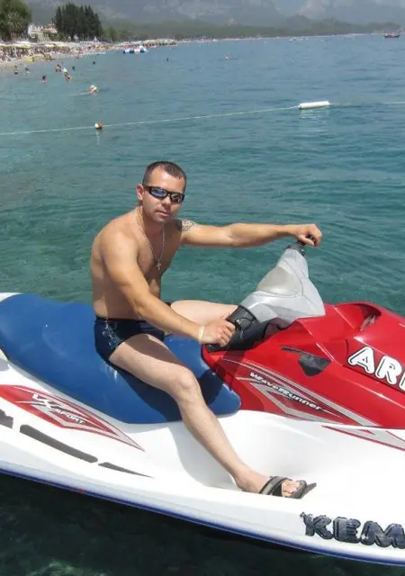 Я Юрий, 40, знакомлюсь для общения в Котласе