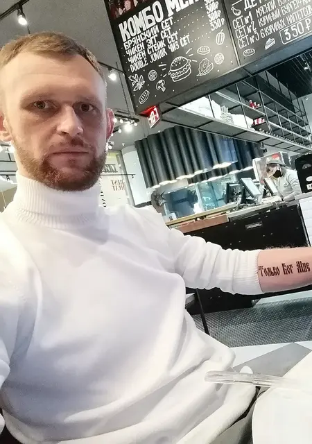 Я Антон Мищенко, 37, из Нижневартовска, ищу знакомство для постоянных отношений