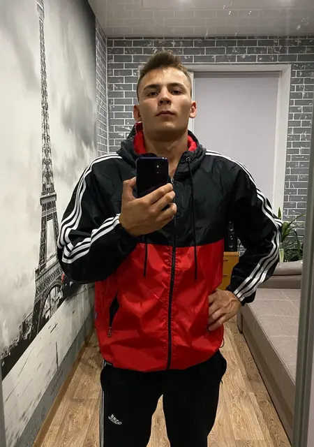 Валера из Красногвардейского, ищу на сайте знакомства без обязательств