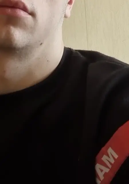 Артём из Зеленоградска, мне 26, познакомлюсь на одну ночь