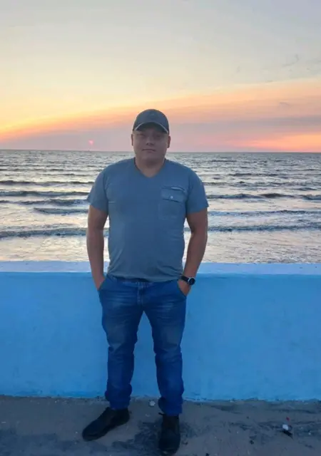 Я Дмитрий, 27, из Северодвинска, ищу знакомства без обязательств