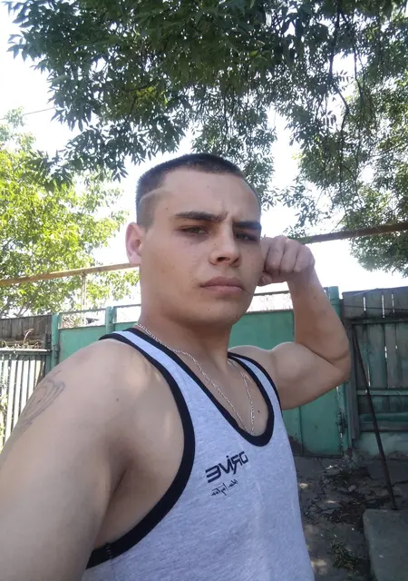 Я Святослав, 28, из Железноводска, ищу знакомство для совместных путешествий