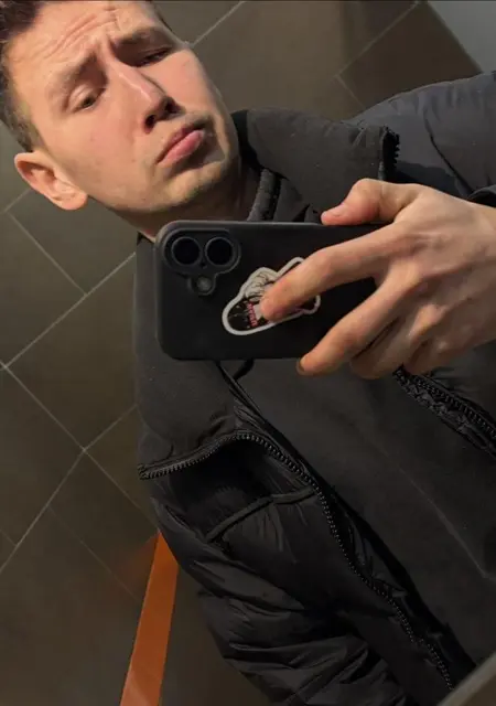Я Даниил, 22, знакомлюсь на одну ночь в Санкт-Петербурге