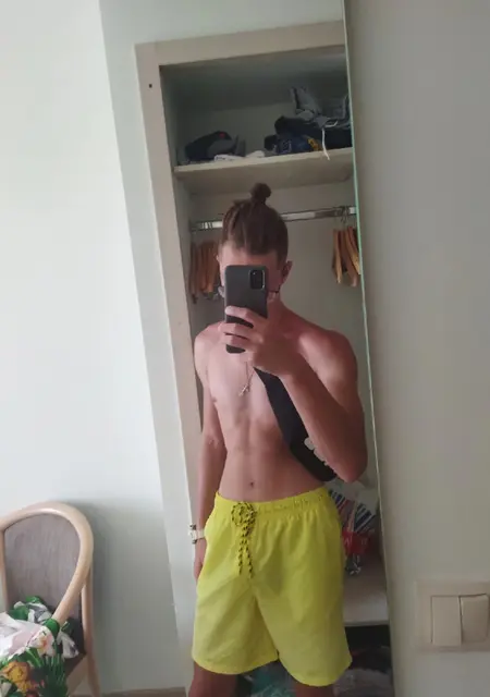 Макс из Киришей, ищу на сайте знакомства на одну ночь